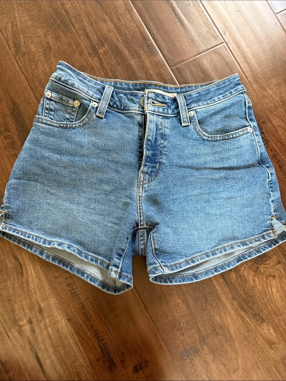 Levi's A-line shorts size 26